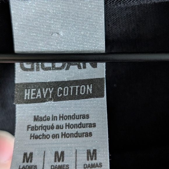 Gildan Black and Red Bear Design Short Sleeve Tees - Picture 5 of 7